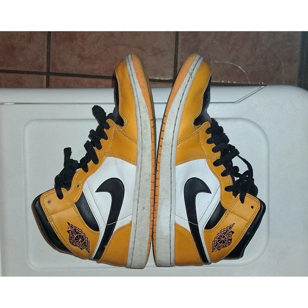 Men's Size 10 Retro Jordan 1's